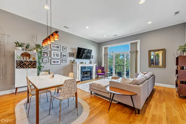 2934 W Montrose AVE #303, Chicago, IL 60618