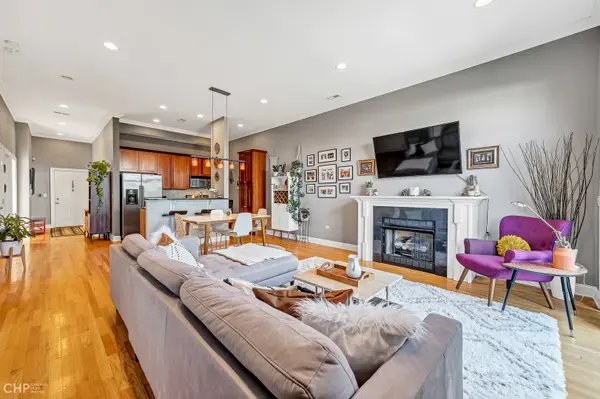 2934 W Montrose AVE #303, Chicago, IL 60618