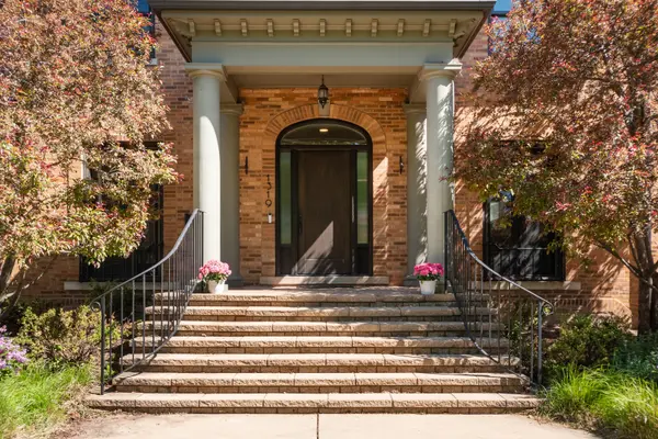 1319 Lincoln ST, Evanston, IL 60201