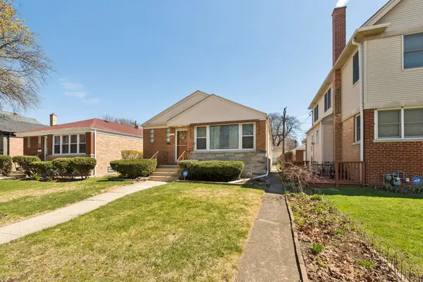 207 Brown AVE, Evanston, IL 60202