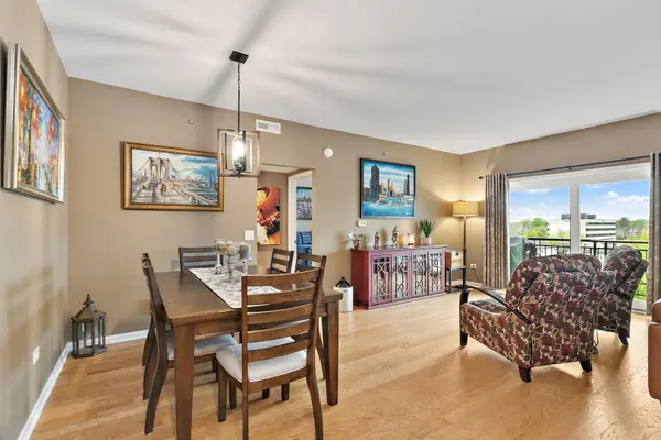 104 N Plum Grove RD #504, Palatine, IL 60067