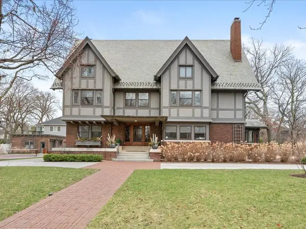 420 N Euclid AVE, Oak Park, IL 60302