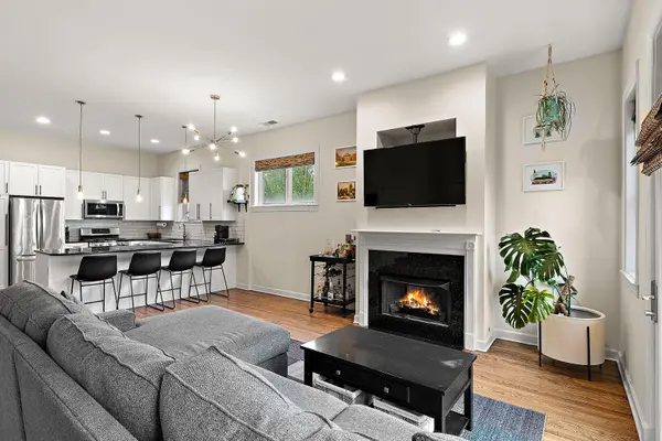 1801 N Kedzie AVE #201, Chicago, IL 60647