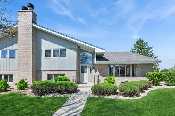 17906 California CT #130, Orland Park, IL 60467