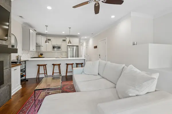 3614 N Damen AVE #2, Chicago, IL 60618
