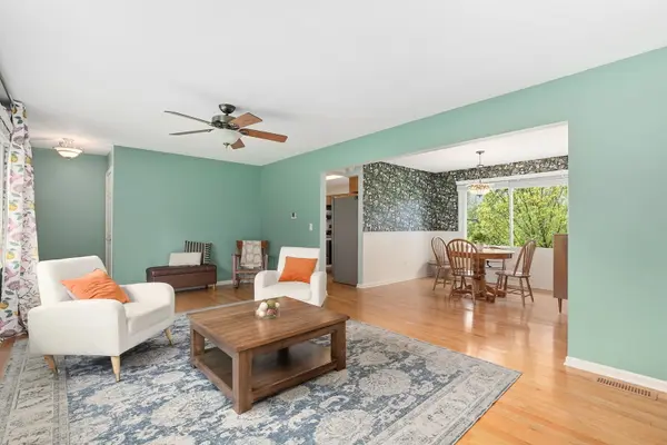 602 Hickory RD, Woodstock, IL 60098