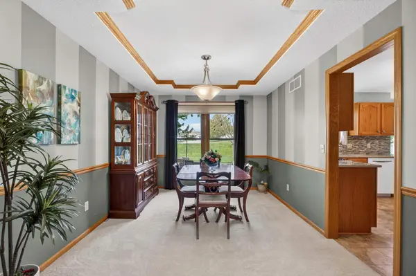 2434 W 62nd ST, Davenport, IA 52806