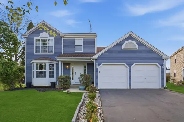 7 Arthur CT, Streamwood, IL 60107