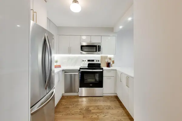1560 N SANDBURG TER #1708, Chicago, IL 60610