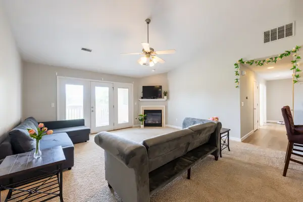 3606 Thornhill DR #0, Champaign, IL 61822