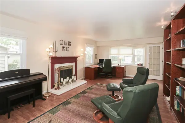 174 Timber Hill RD, Buffalo Grove, IL 60089