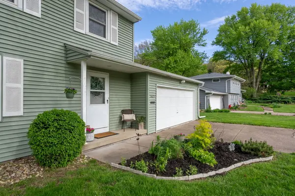 2625 Fairhaven RD, Davenport, IA 52803