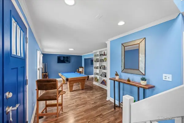 27W050 Sycamore LN, Winfield, IL 60190