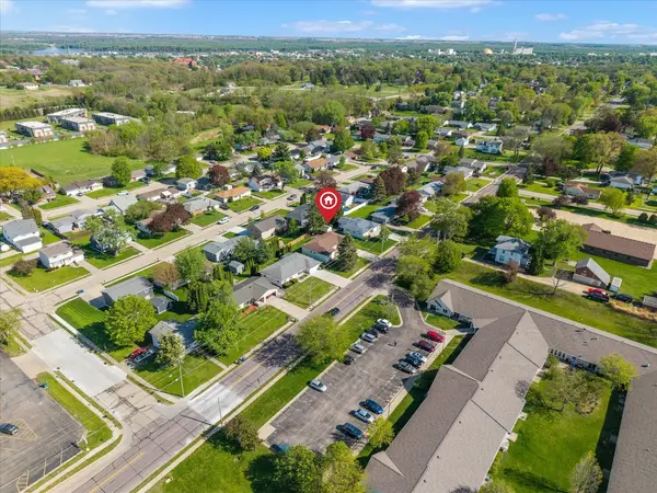 1135 North 11th ST, Clinton, IA 52732