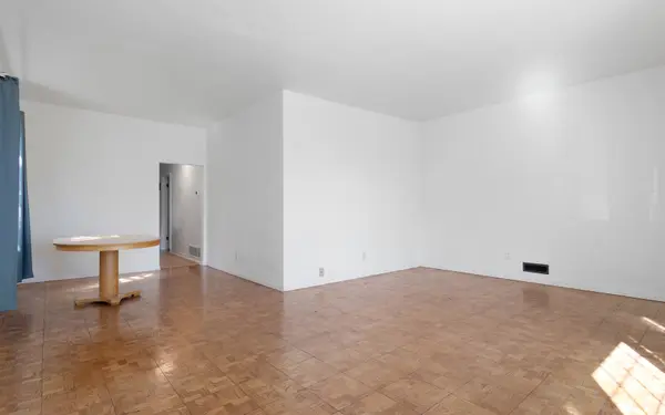 3006 S Poplar AVE, Chicago, IL 60608