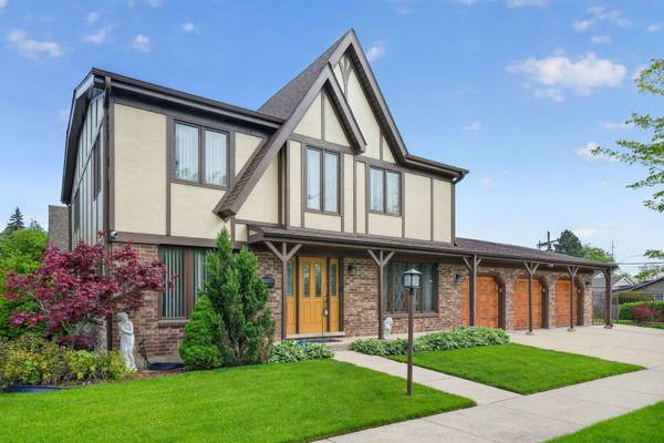 1152 E Walnut AVE, Des Plaines, IL 60016