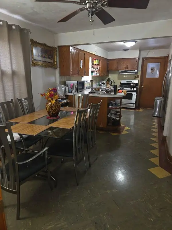 7252 S Francisco AVE, Chicago, IL 60629