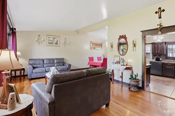 319 N Bradley DR, Chicago Heights, IL 60411
