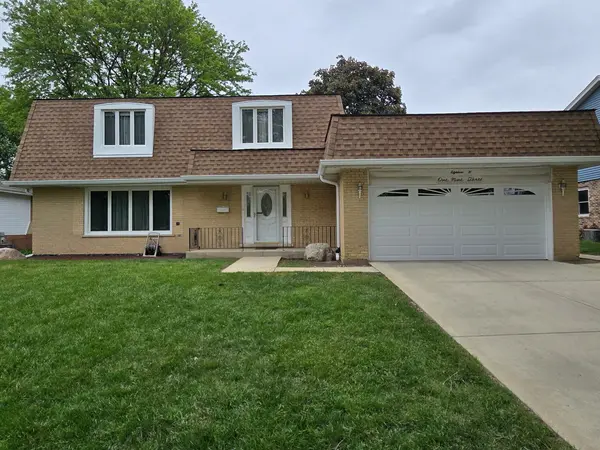 18W193 Holly AVE, Darien, IL 60561