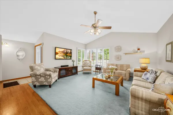 1128 Modaff RD, Naperville, IL 60540