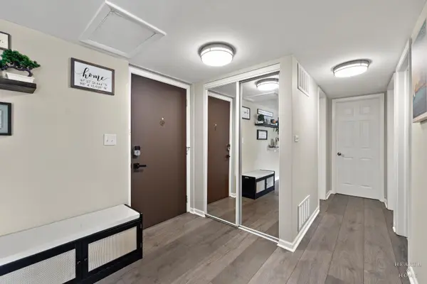 191 Hillcrest TER #2A, Bloomingdale, IL 60108