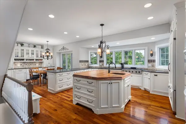 6191 Shorewood CT, Lisle, IL 60532