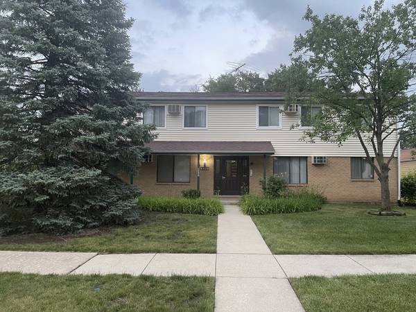 8311 Oak Leaf DR #302, Woodridge, IL 60517