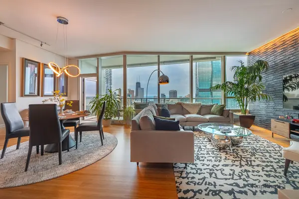 340 E Randolph ST #4902, Chicago, IL 60601