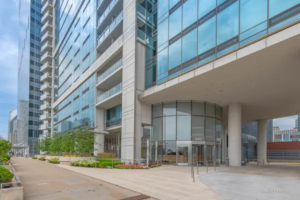 340 E Randolph ST #4902, Chicago, IL 60601