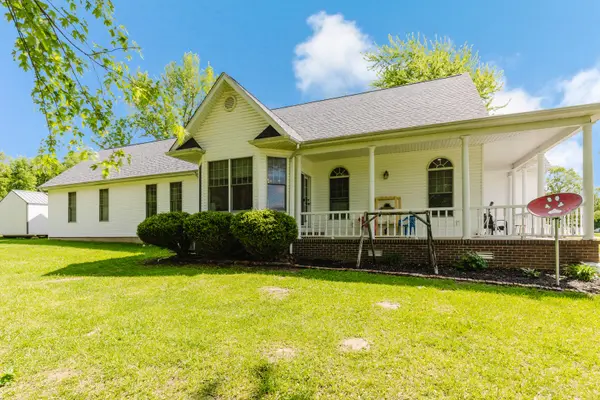 819 E No Name RD, Carbondale, IL 62902