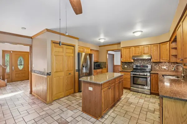526 N 3rd AVE, Des Plaines, IL 60016
