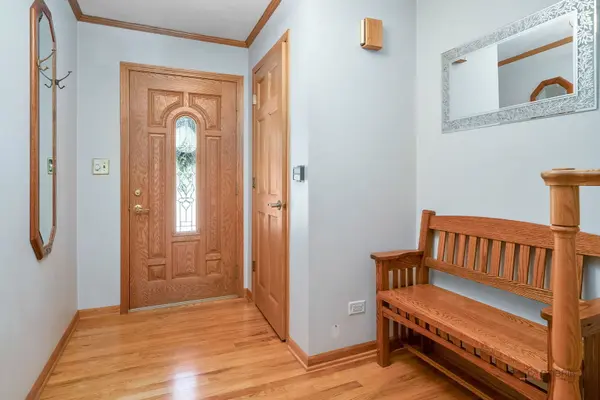 615 E Golf RD, Libertyville, IL 60048