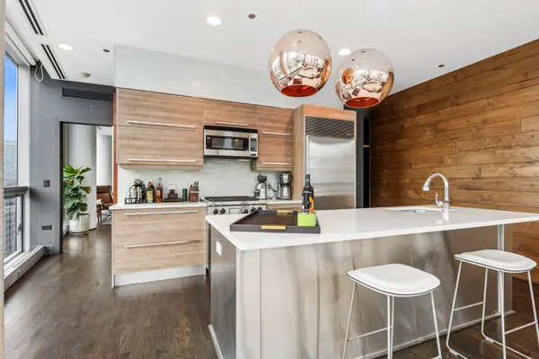 110 W SUPERIOR ST #1502, Chicago, IL 60654