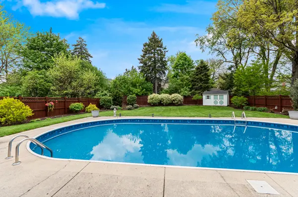 1527 CHICKASAW DR, Naperville, IL 60563