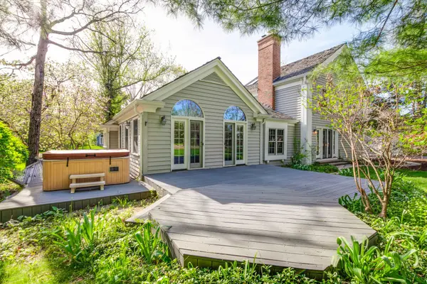 4622 Forest Edge LN, Long Grove, IL 60047