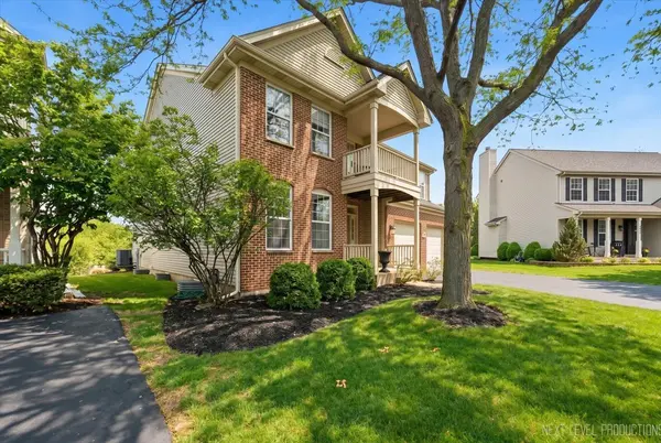 3219 Larrabee DR, Geneva, IL 60134