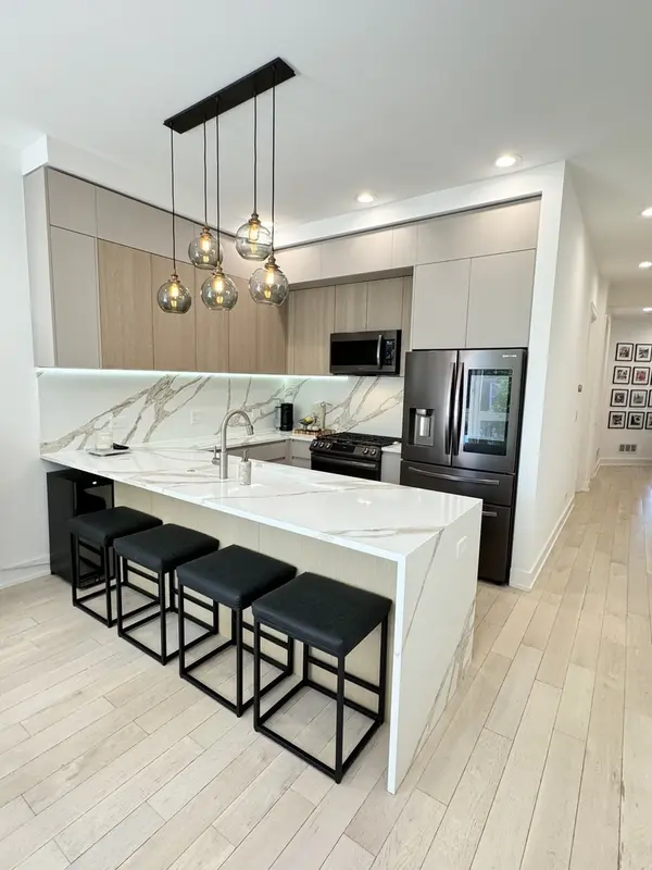 2704 W Thomas ST #2, Chicago, IL 60622