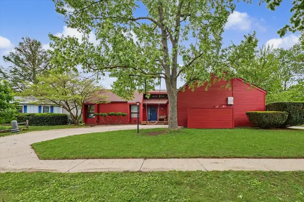 2005 Clover CT E, Champaign, IL 61821