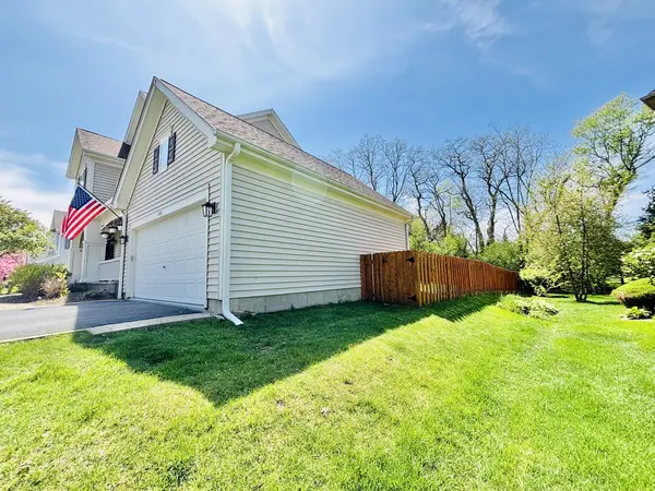 802 Autumn HL, West Dundee, IL 60118