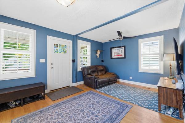 2125 Emerson ST, Evanston, IL 60201
