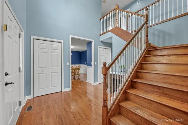 810 Woodridge TRL, Mchenry, IL 60050
