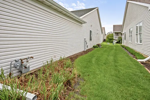 1474 W Flint LN, Romeoville, IL 60446