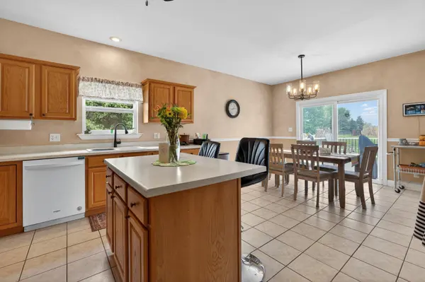 676 Persimmon ST, Dekalb, IL 60115