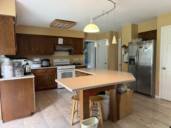 29W026 103rd ST, Naperville, IL 60564