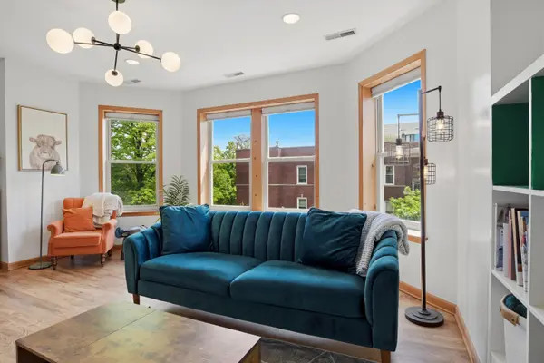 2720 N Sawyer AVE #3, Chicago, IL 60647