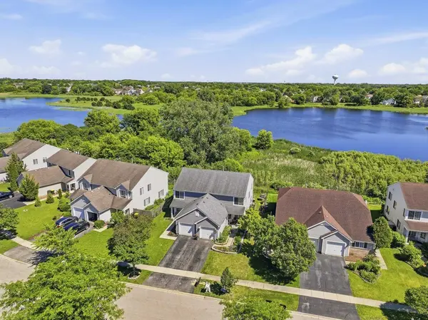 2814 IMPRESSIONS DR #2814, Lake In The Hills, IL 60156