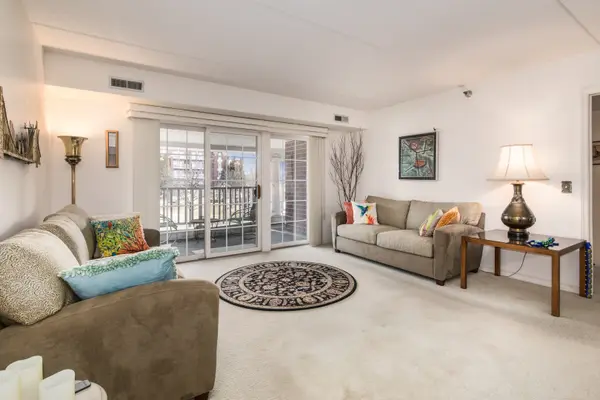 7031 W Touhy AVE #201, Niles, IL 60714