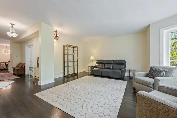 927 Hinman AVE #2S, Evanston, IL 60202