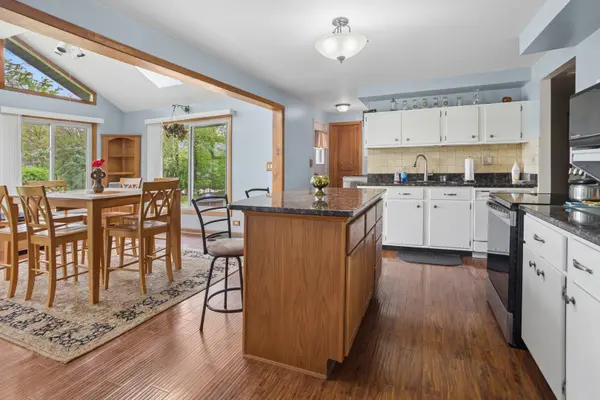 932 W Weathersfield WAY, Schaumburg, IL 60193