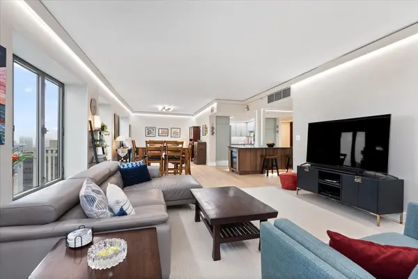 950 N Michigan AVE #2804, Chicago, IL 60611